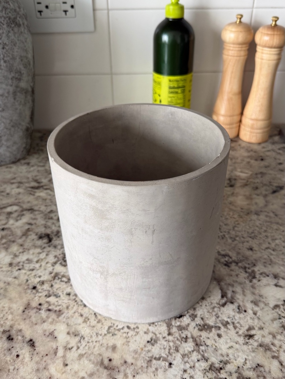 Minimalist Concrete Planter - Light Gray